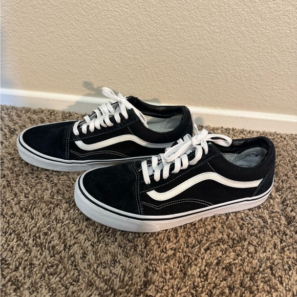 Vans Men's Classic Black and White Sneakers - Picture 1 of 7